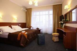 Гостиница Wind Rose Hotel & SPA Сочи Двухместный номер эконом-класса с 2 отдельными кроватями и балконом-3