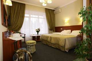 Гостиница Wind Rose Hotel & SPA Сочи Двухместный номер эконом-класса с 2 отдельными кроватями и балконом-1